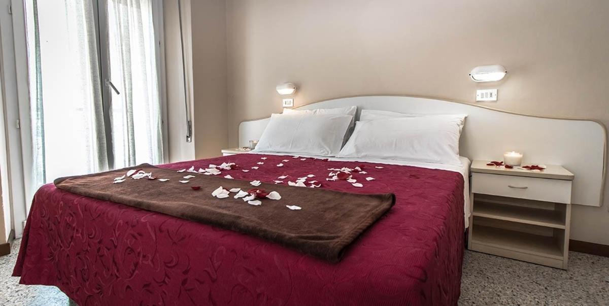 Hotel London Cattolica Luaran gambar