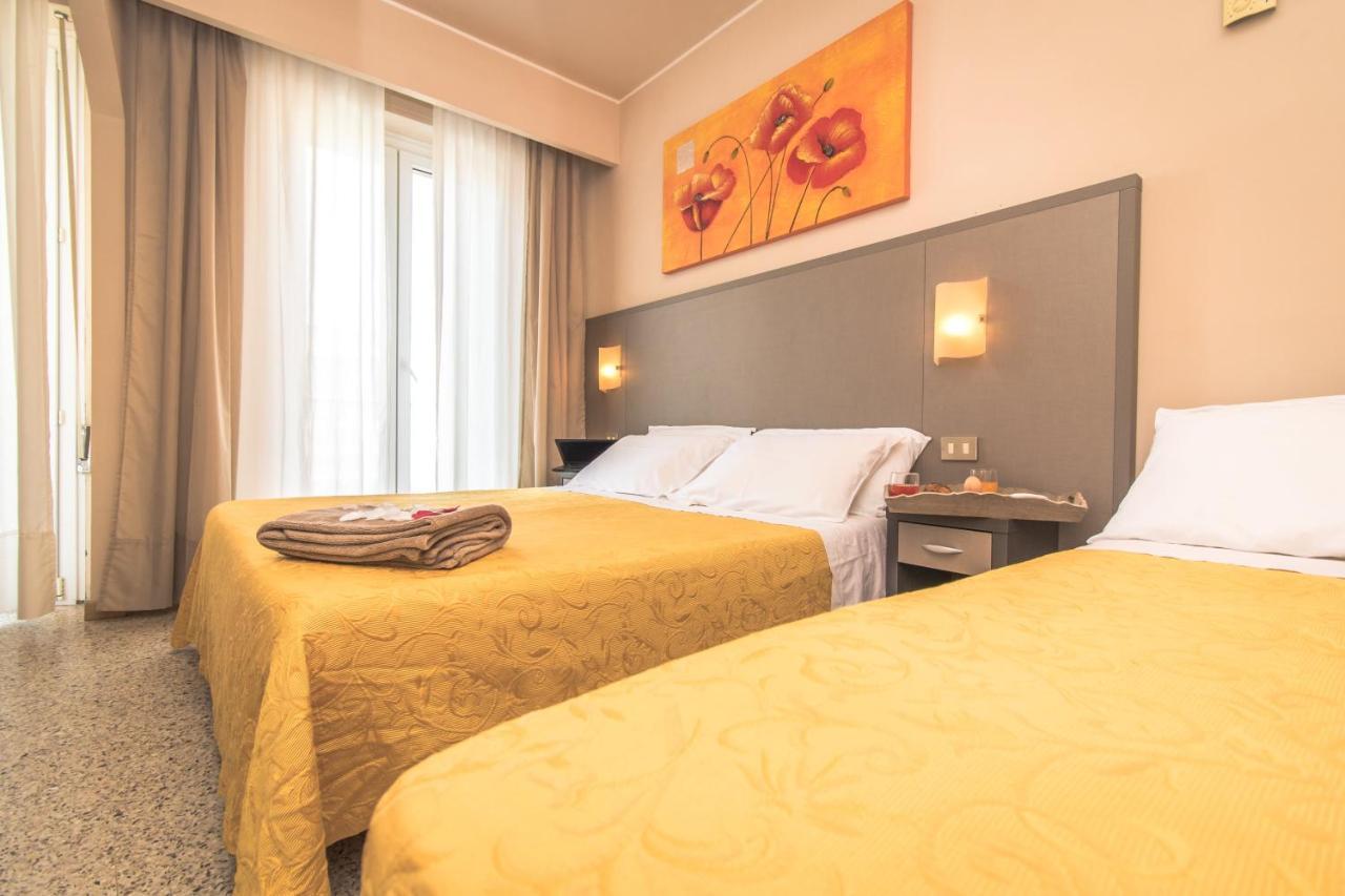 Hotel London Cattolica Luaran gambar