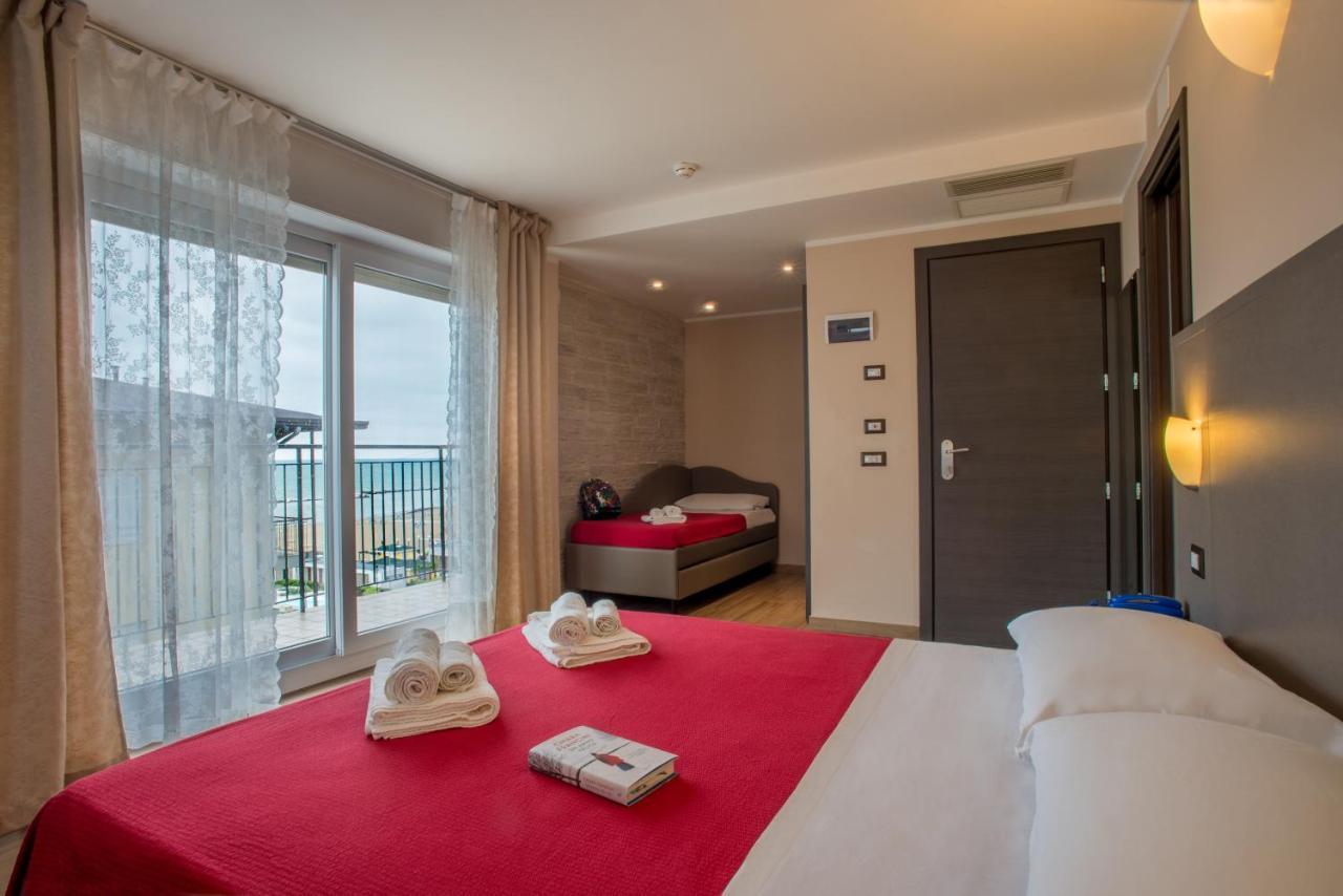Hotel London Cattolica Luaran gambar