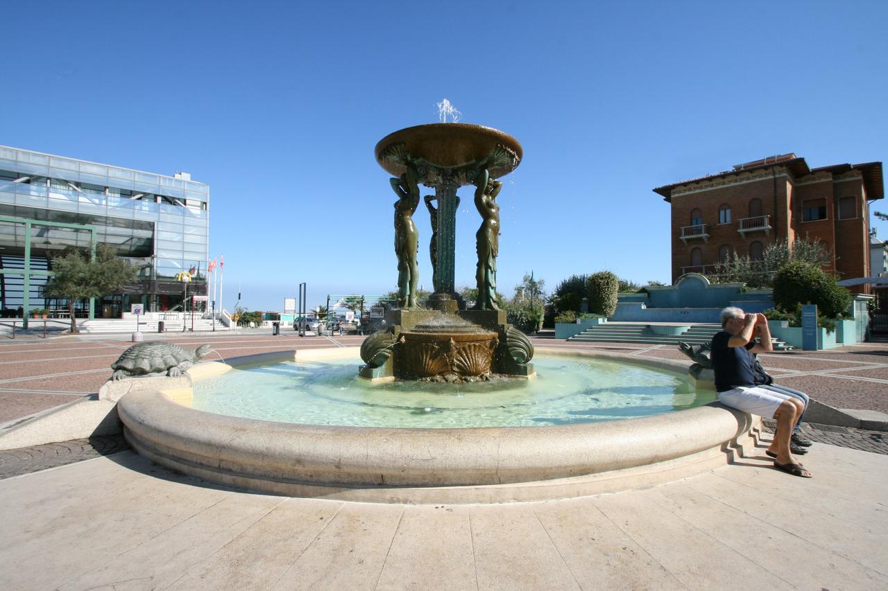 Hotel London Cattolica Luaran gambar