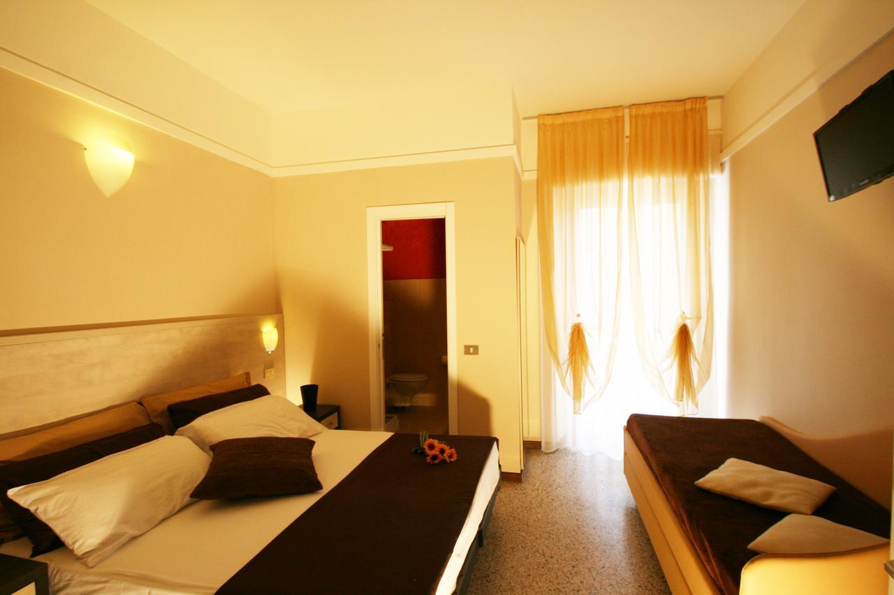 Hotel London Cattolica Luaran gambar