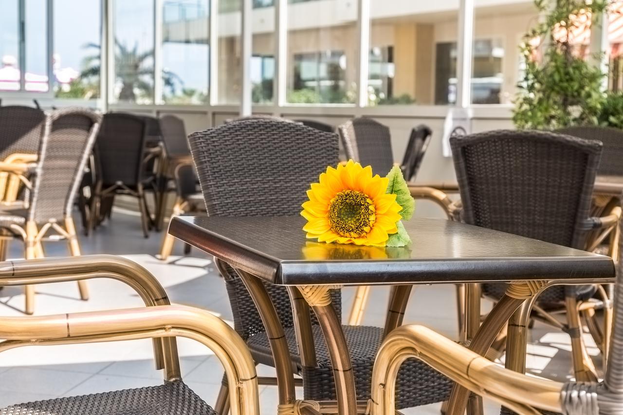 Hotel London Cattolica Luaran gambar