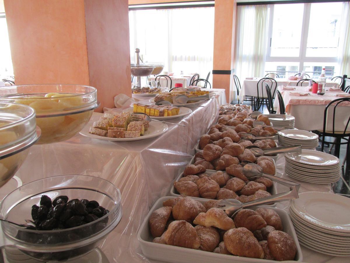 Hotel London Cattolica Luaran gambar