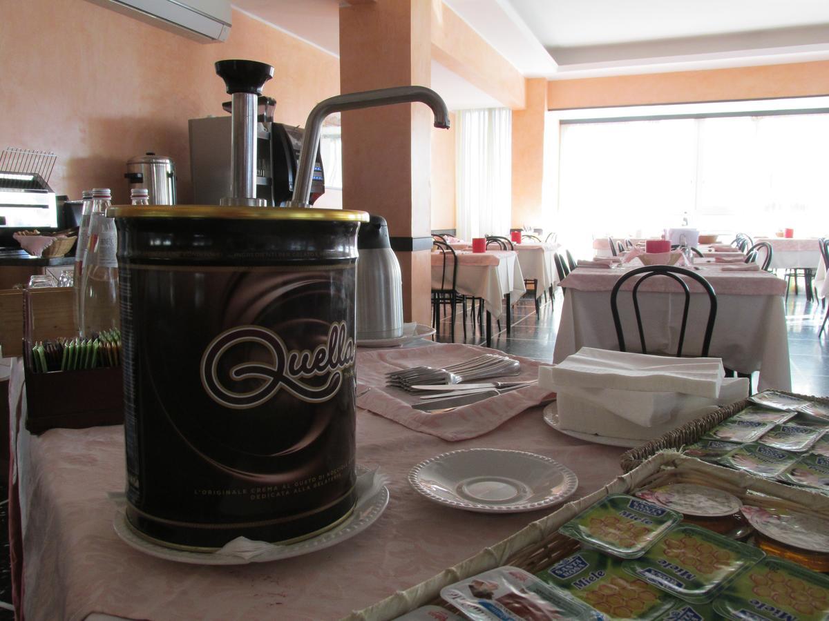 Hotel London Cattolica Luaran gambar